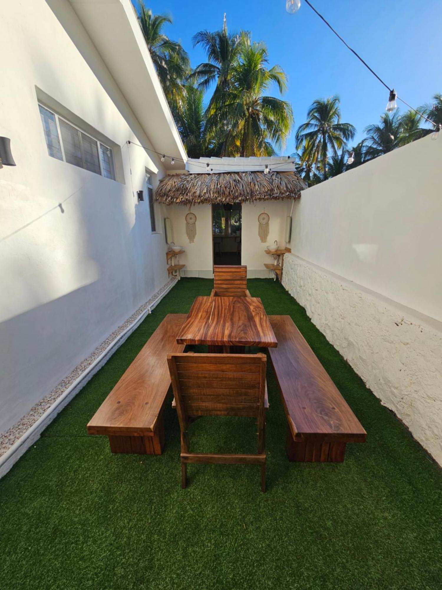 Sunset Surf Villa 拉利伯塔德 外观 照片